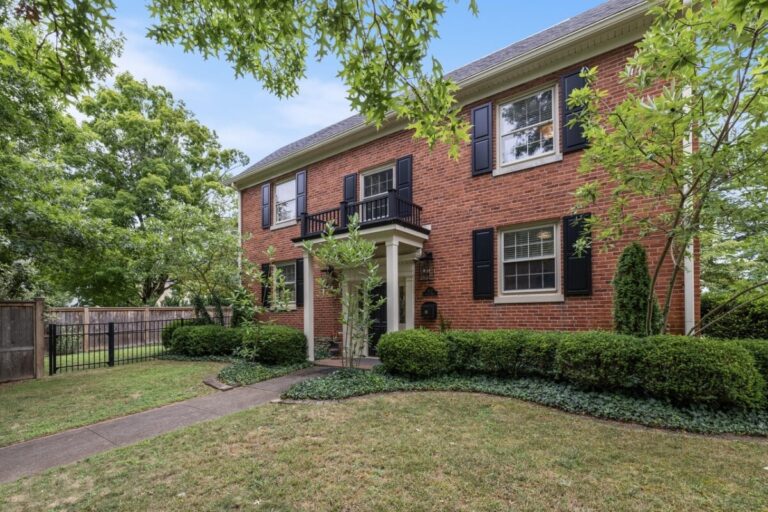 brick two story home in lexington ky