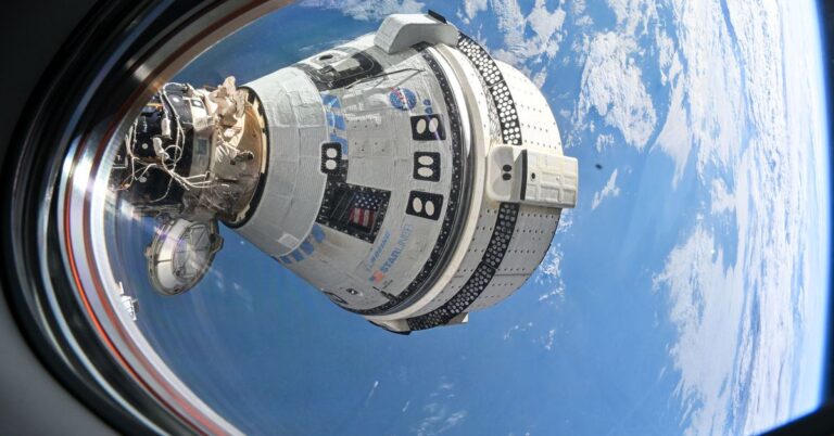 boeing starliner capsule