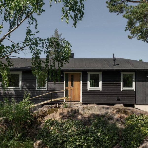 toto holiday home atelier heyman hamilton stockholm dezeen 2364 col hero