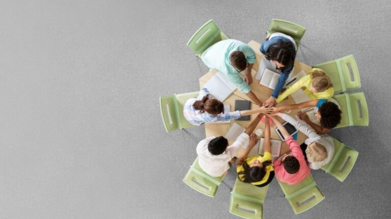 Using Connectivism Learning Theory To Foster An Online Learning Community