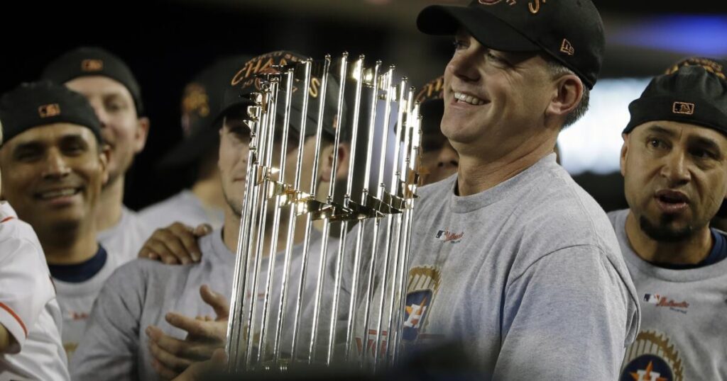 urlhttps3A2F2Fcalifornia times brightspot.s3.amazonaws.com2F472F8e2Fbf1e68744800b3e7fb1a2afabdfc2Fastros sign stealing baseball 41542