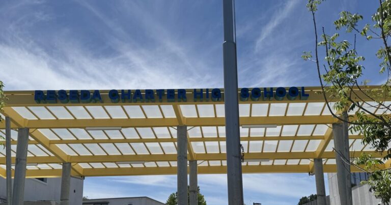 urlhttps3A2F2Fcalifornia times brightspot.s3.amazonaws.com2F9b2F422F77d4d9fc4b57be9c71fef89fab092Fimg 7376